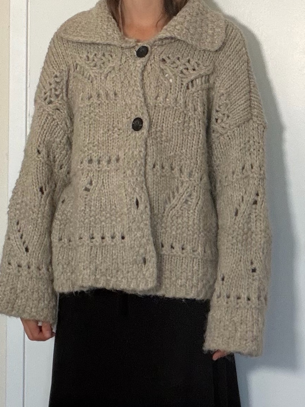 Cozy Chunky Knit Button-Front Sweater Cardigan - Cream silver grey color - Picture 5 of 9